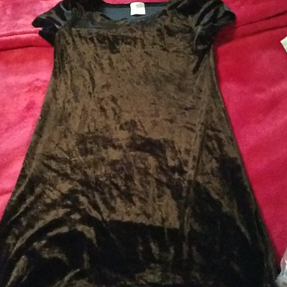 Suede, soft, black tee